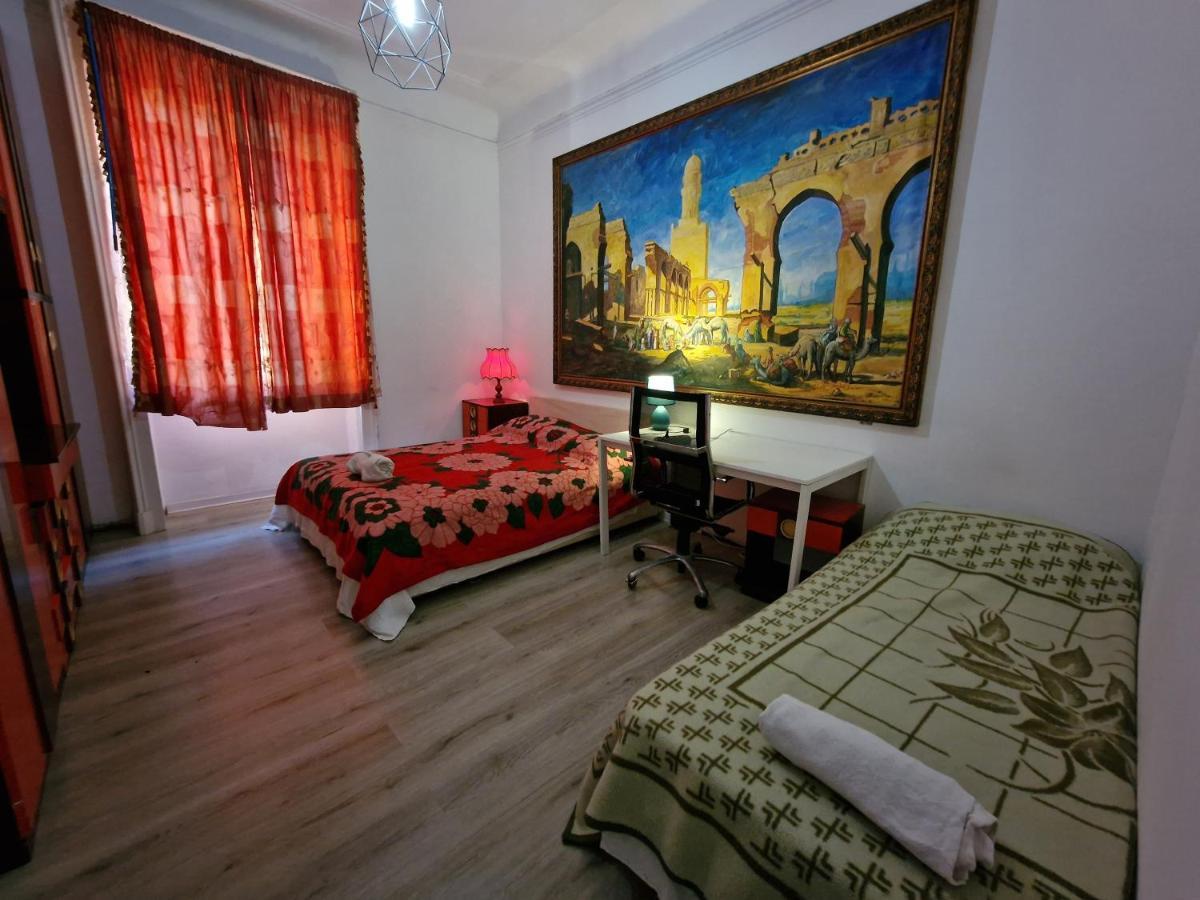 A Room In A Beautiful Apartment In The City Center Милан Экстерьер фото